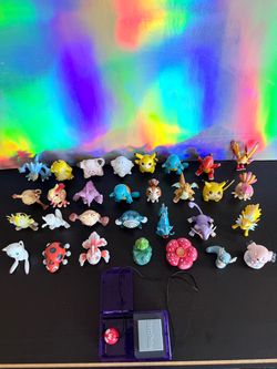 Pokemon Lot of vintage Pokémon figures