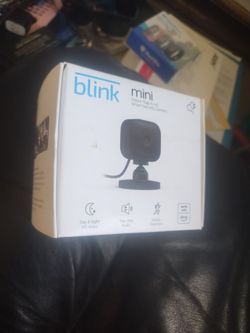 Blink - Mini - Compact indoor plug-in smart security camera, 1080p, night vision, motion detection, 2 way audio – 1 cam - Black