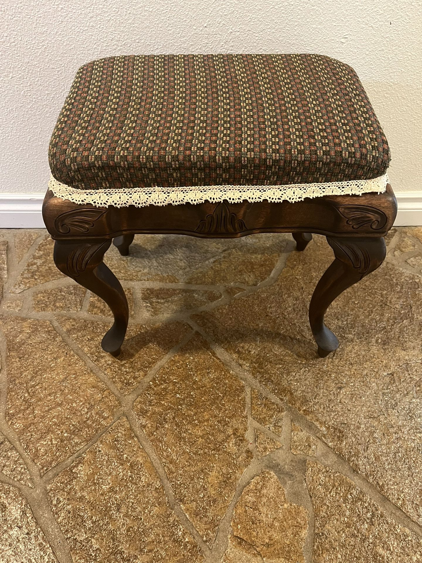 Vintage Upholstered Queen Anne Style Carved Stool in Great Condition 