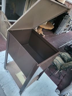 Metal storage