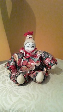 Clown statue