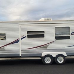 2007 Jayco jay flight BUNK BEDS.... LARGE LIVING SLIDE OUT...... 
