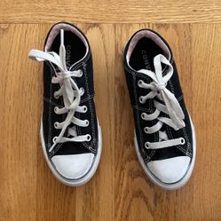 Girls Converse Sneakers Black/White  Size 13
