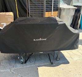 Blackstone Griddle with Cover and Wheels