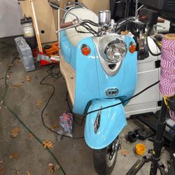 ICEBEAR Moped