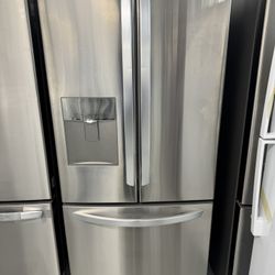 LG 30 Inches Wide French Door Refrigerator With Water And Ice 