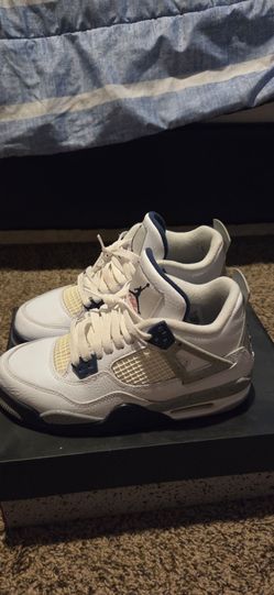 Nike Air Jordan 4 Retro "Midnight Navy" size  6Y