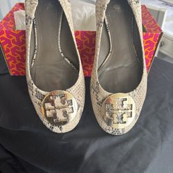 Tory Burch 9.5 Natural/ Gold Python Print