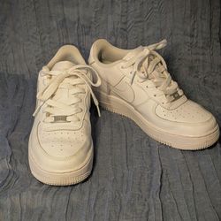 Nike Air Force 1 Low - All White - Size 6Y