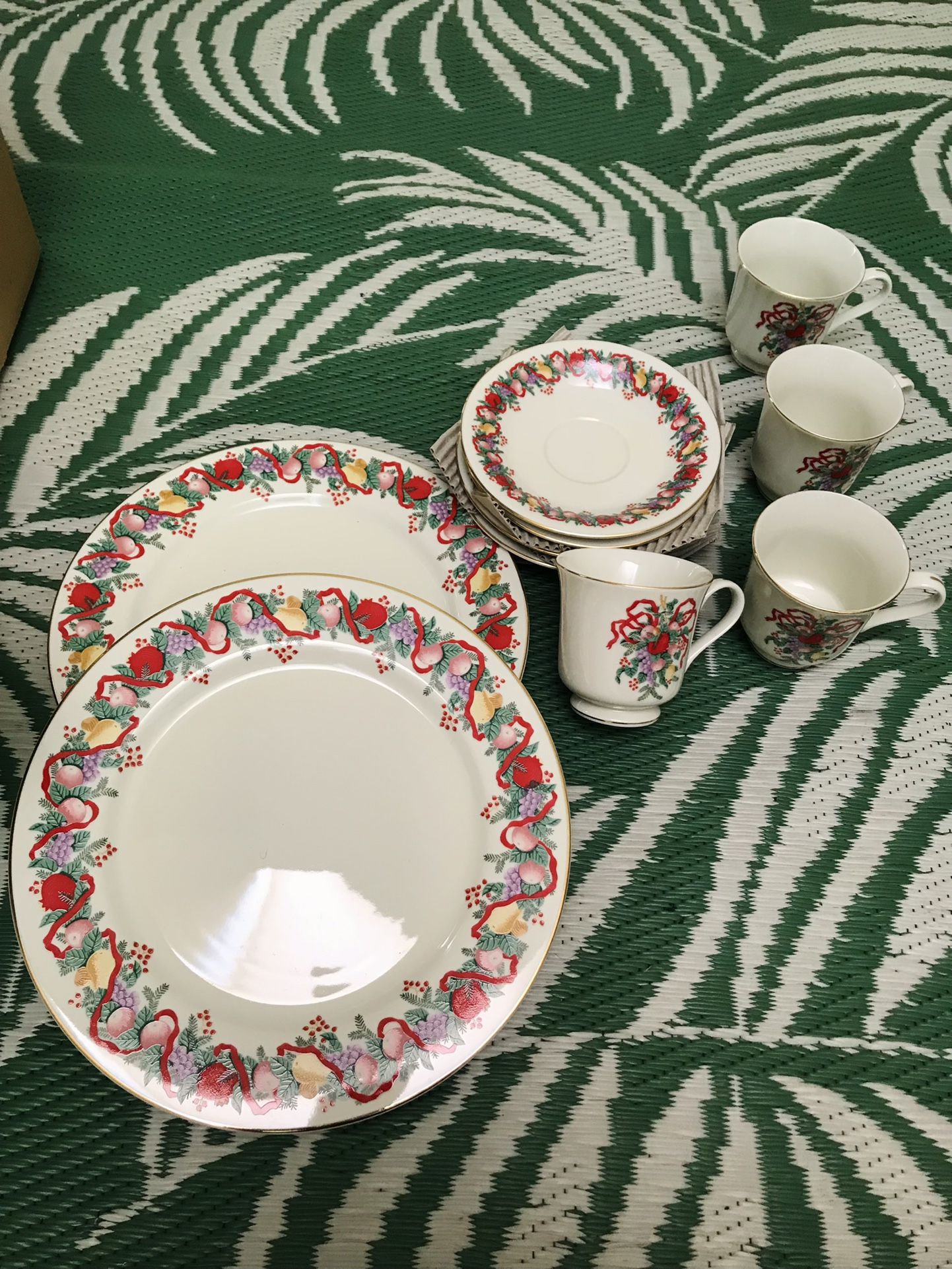 Beautiful Dish Set