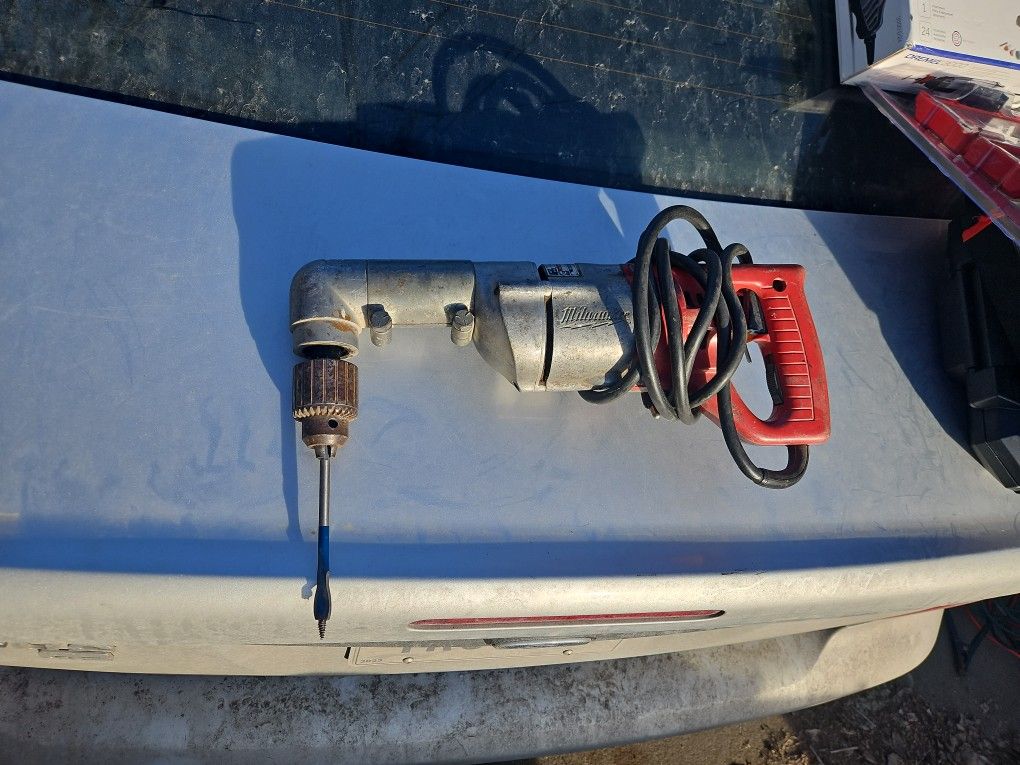 Milwaukee 90 Degree Drill