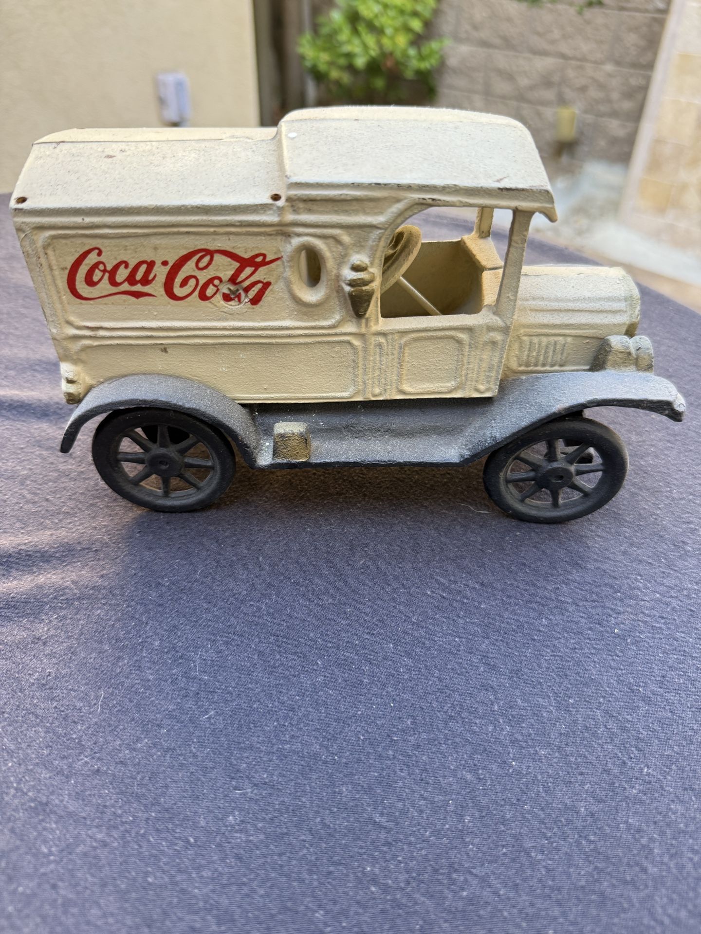 Vintage cast iron drink Coca-Cola 1930s delivery truck