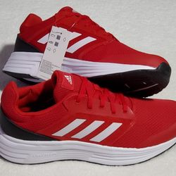 MEN'S SIZES 7.5 & 8.5 / WOMEN'S SIZES 9 & 10: ADIDAS RUNNERS!!