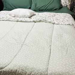 Bedroom Frame With Mattress 