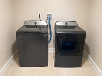Washer and Dryer   Matching Set