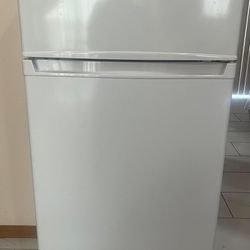 Small Fridge/freezer 