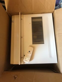 Window ac unit it good working condition with remote