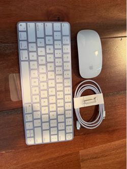 Magic Keyboard w Touch ID & Magic Mouse