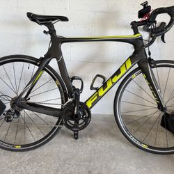 Fuji carbon Road Bike 58