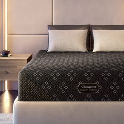 Mattresses Beautyrest black hybrid series 3 plush king size  brand new