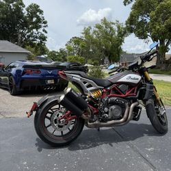 2022 Indian FTR Carbon 1200 Motorcycle 