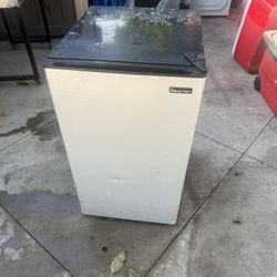 Small Magic Chef Refrigerator