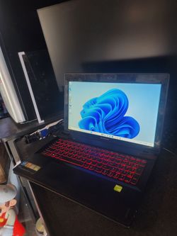 Lenovo Laptop: Core i7, Windows11 V-25H2. MS-office. HDMI port.