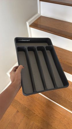 Utensil tray