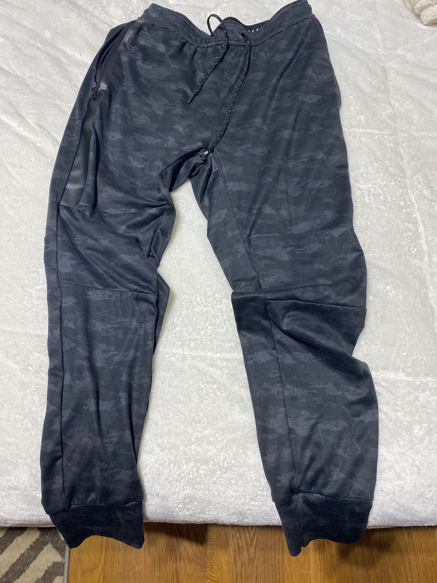 American Eagle Mens/Boys Small Joggers