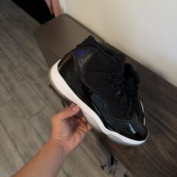 Gently Used Jordan 11 Space Jams Size 10.5 no Box 
