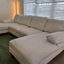 Sofa Seccional. Ask For Price 