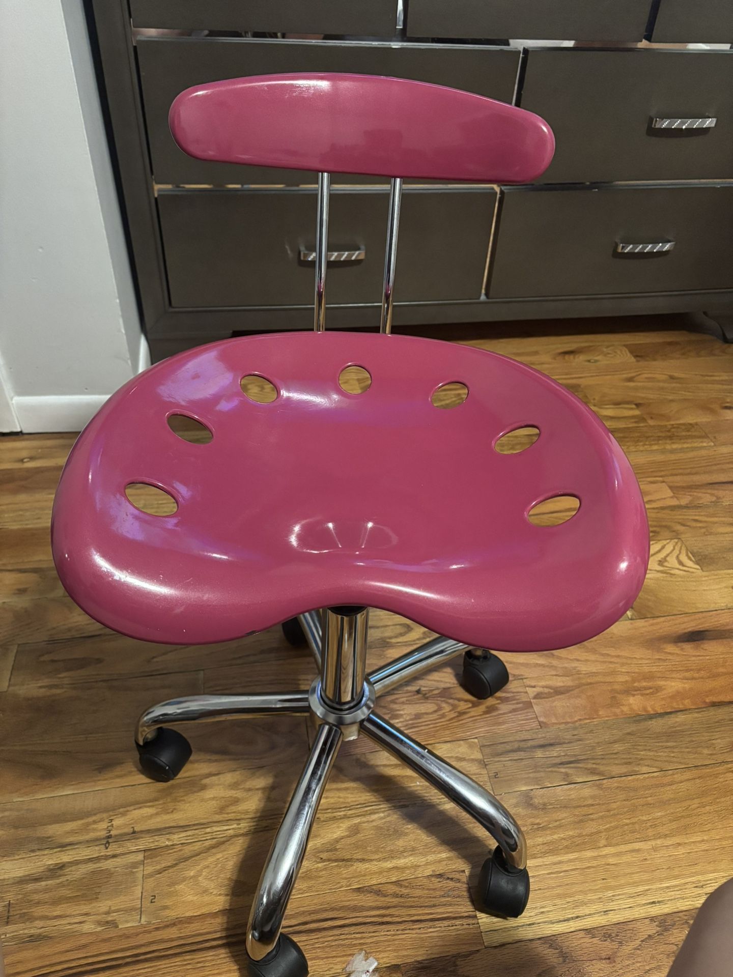 Pink Spinning chair