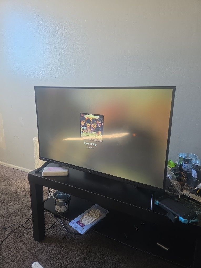 LG SMART TV AI THINQ 32 INCHES
