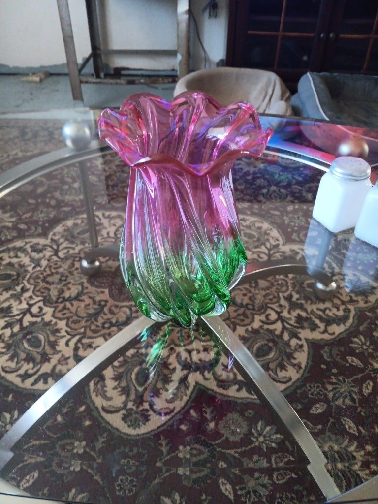 VINTAGE GLASS VASE