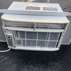 Very Good Condition Frigidaire Air Conditioner 