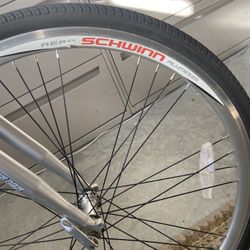 Schwinn 28” Men’s Hybrid Trailway Bike