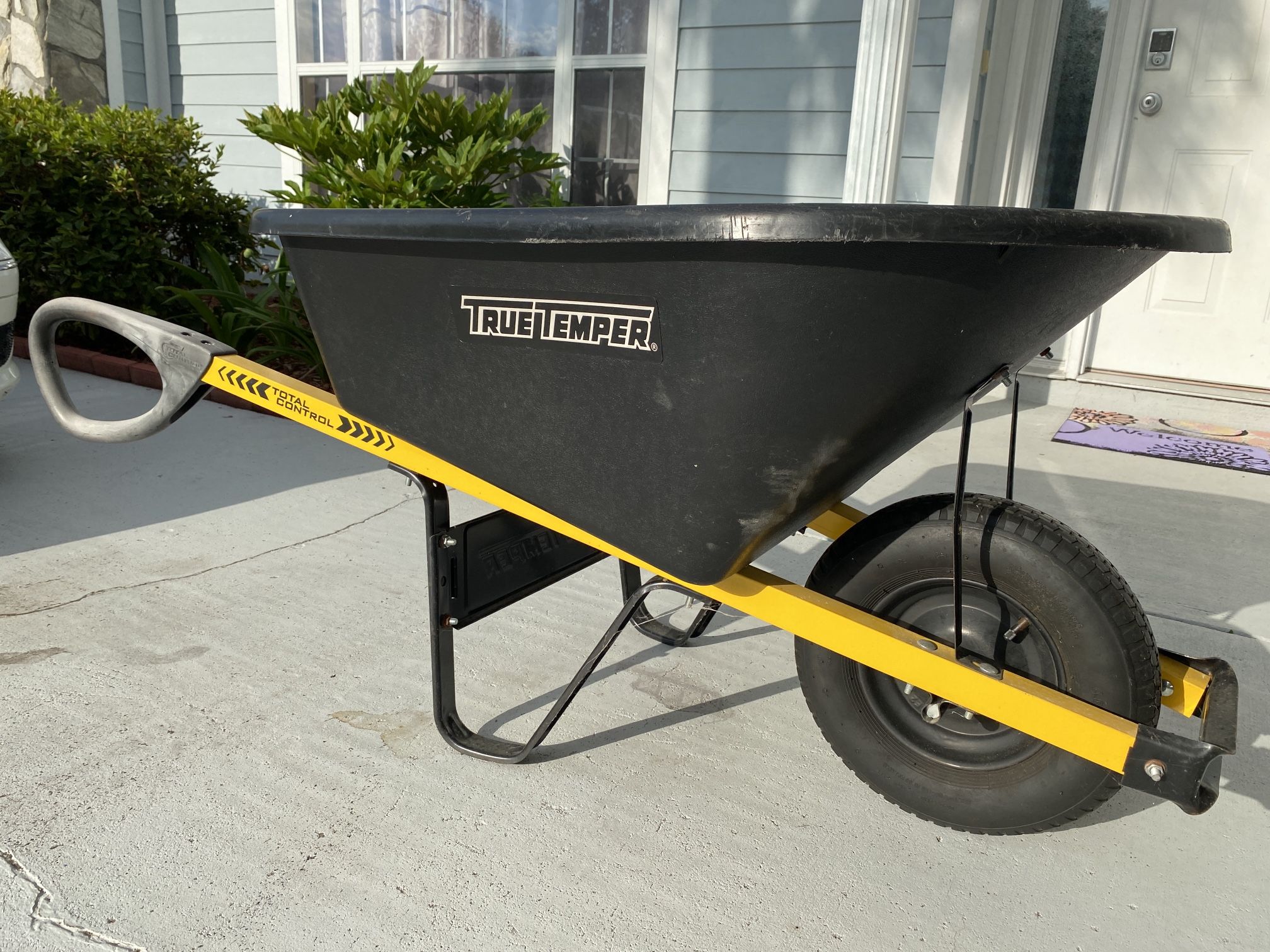 True-Temper Wheel Barrow With Total Control Handles