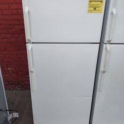20-in White Refrigerator Working Great Condition