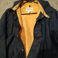 L L  BEAN FLANNEL LINED WIND BREAKER. SNAP UP. Size LG. BLUE COLOR