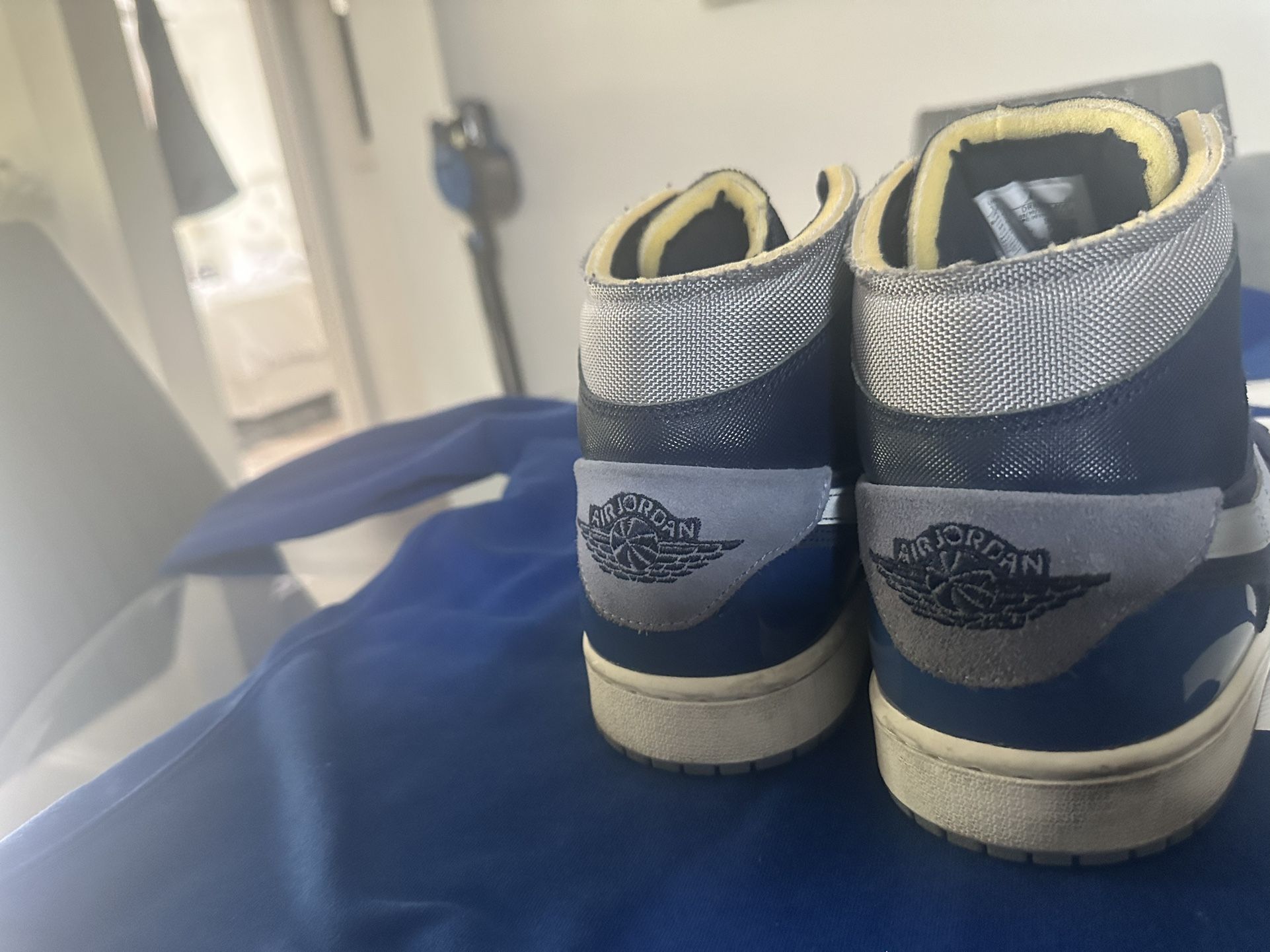 Jordan 1 Retro Royal blue