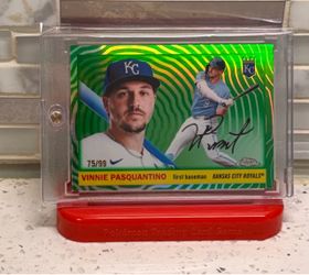 2025 Topps Chrome Platinum - Vinnie Pasquantino Green Vibrations Refractor /99