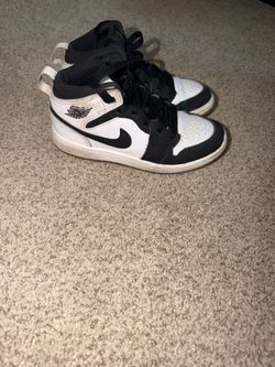 Jordan Air 1 Mid GS Kids 12C Mid Top Sneakers Black/White DN4323-100