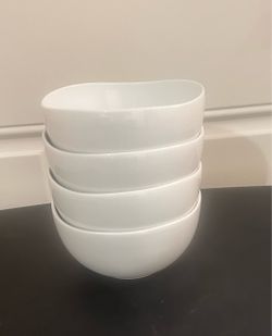 Set of 4 White Ceramic Bowls