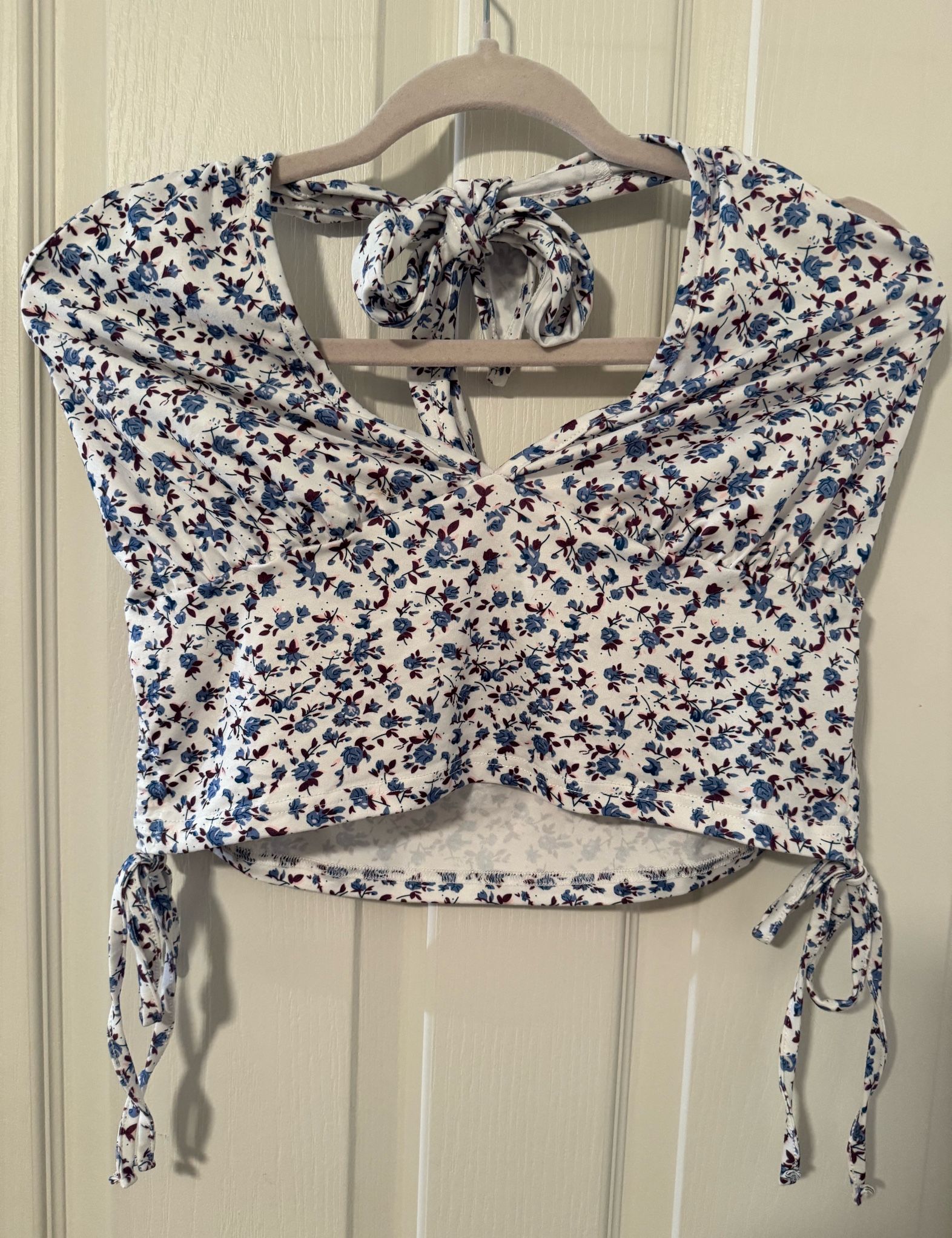 Floral crop halter top medium/large 