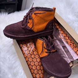 Uggs New Boots In Box $75 (Kid's)