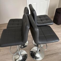 4 Bar Stools
