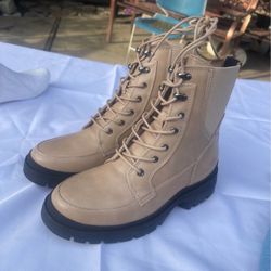Women’s Lace-Up Boots