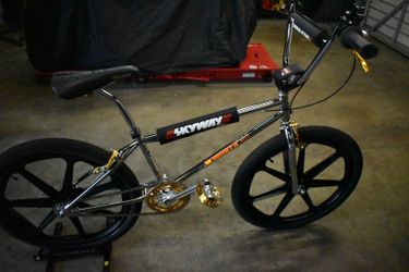 24 Monza BMX Chrome 606 for Sale in Covina CA OfferUp