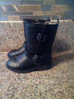 Girl boots size 9 Carter's