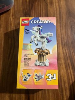 LEGO Creator 3-in-1 Mythical Pegasus (Set 40691)